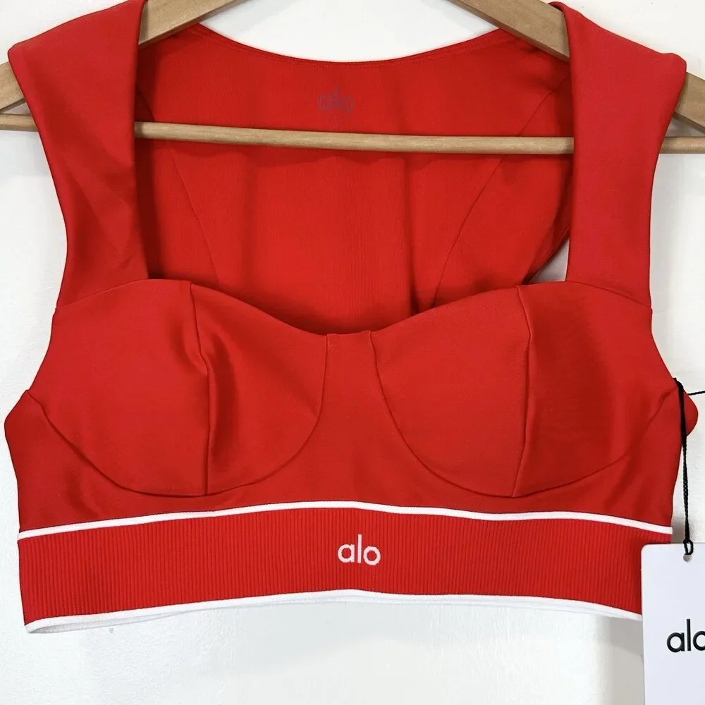 NWT Alo Yoga Airlift Alignment Bra Bright Red Size M W9824R Studio Yoga Pilates